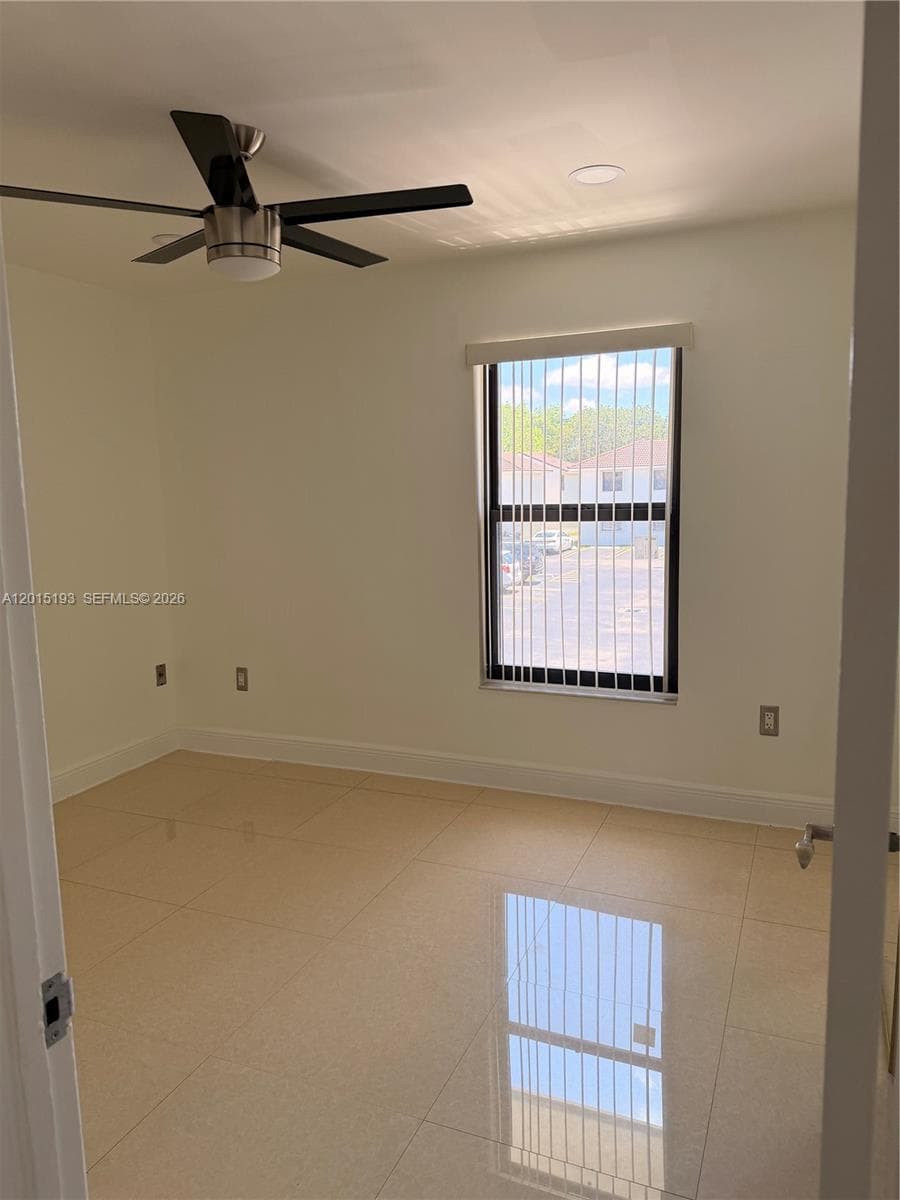 10805 NW 7th St # 22, Miami FL 33172 — 7