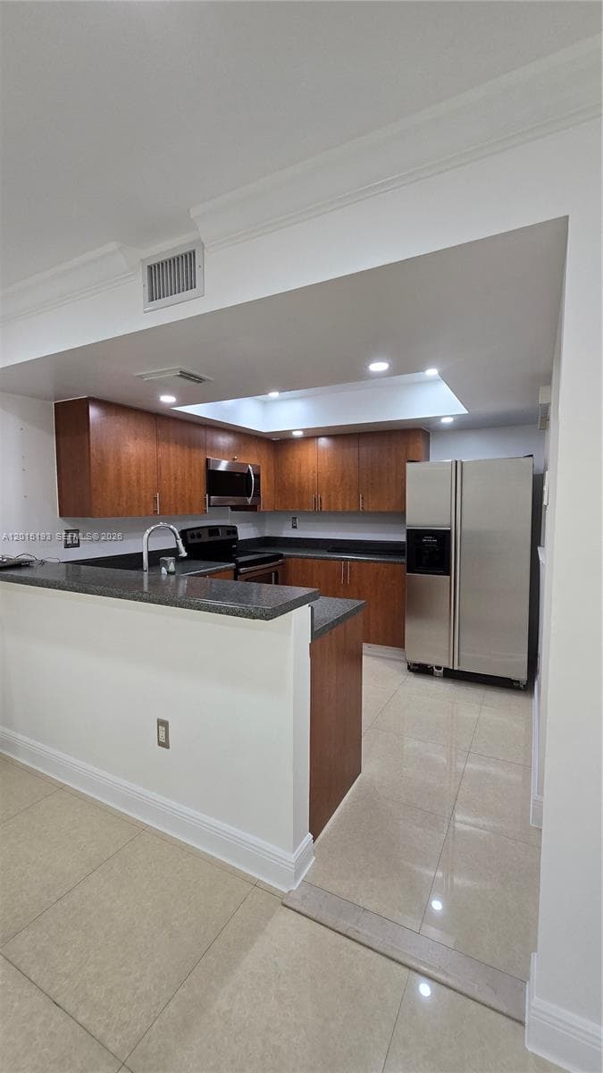 10805 NW 7th St # 22, Miami FL 33172 — 1