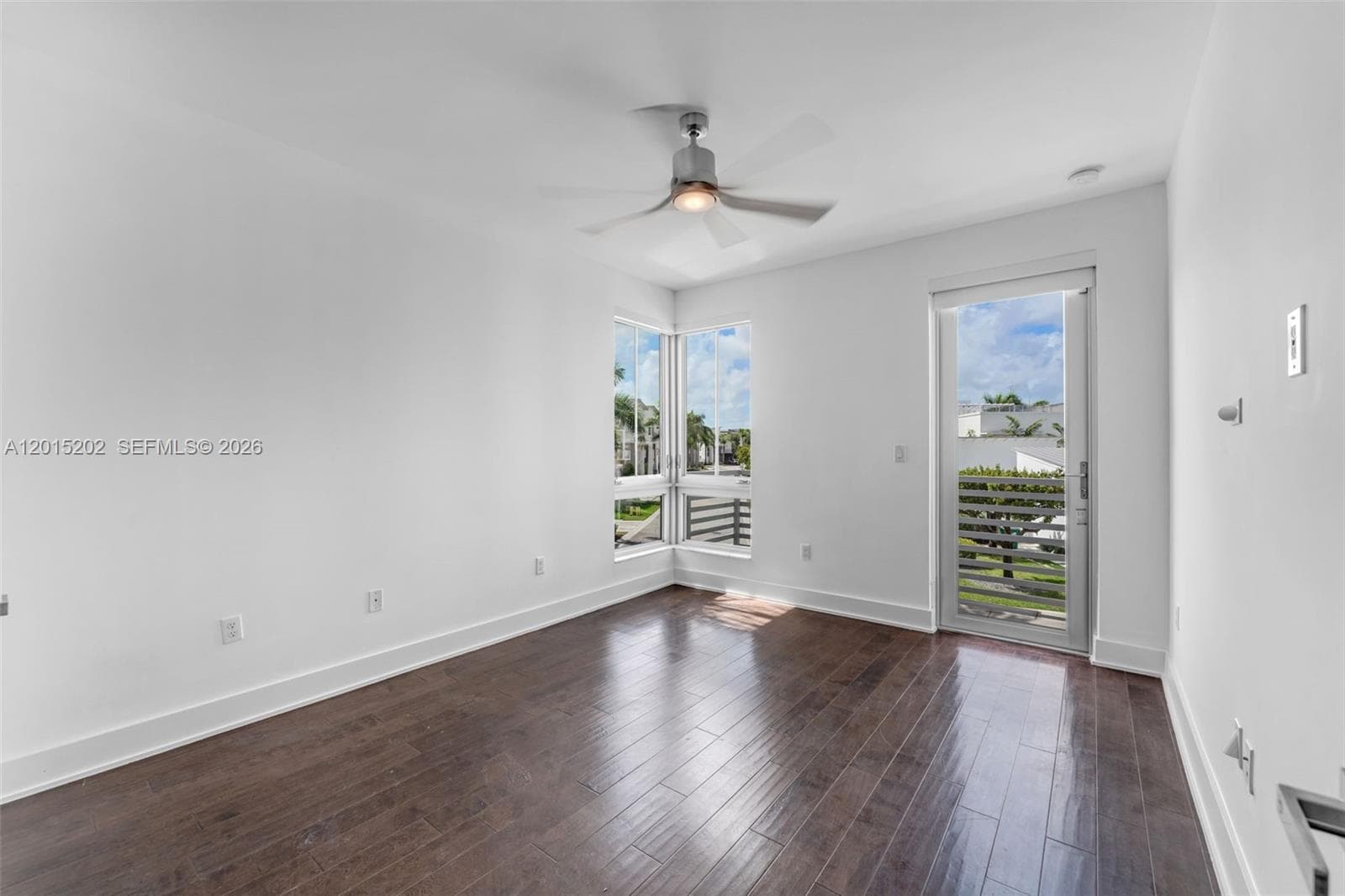 8221 NW 34th Dr, Doral FL 33122 — 32