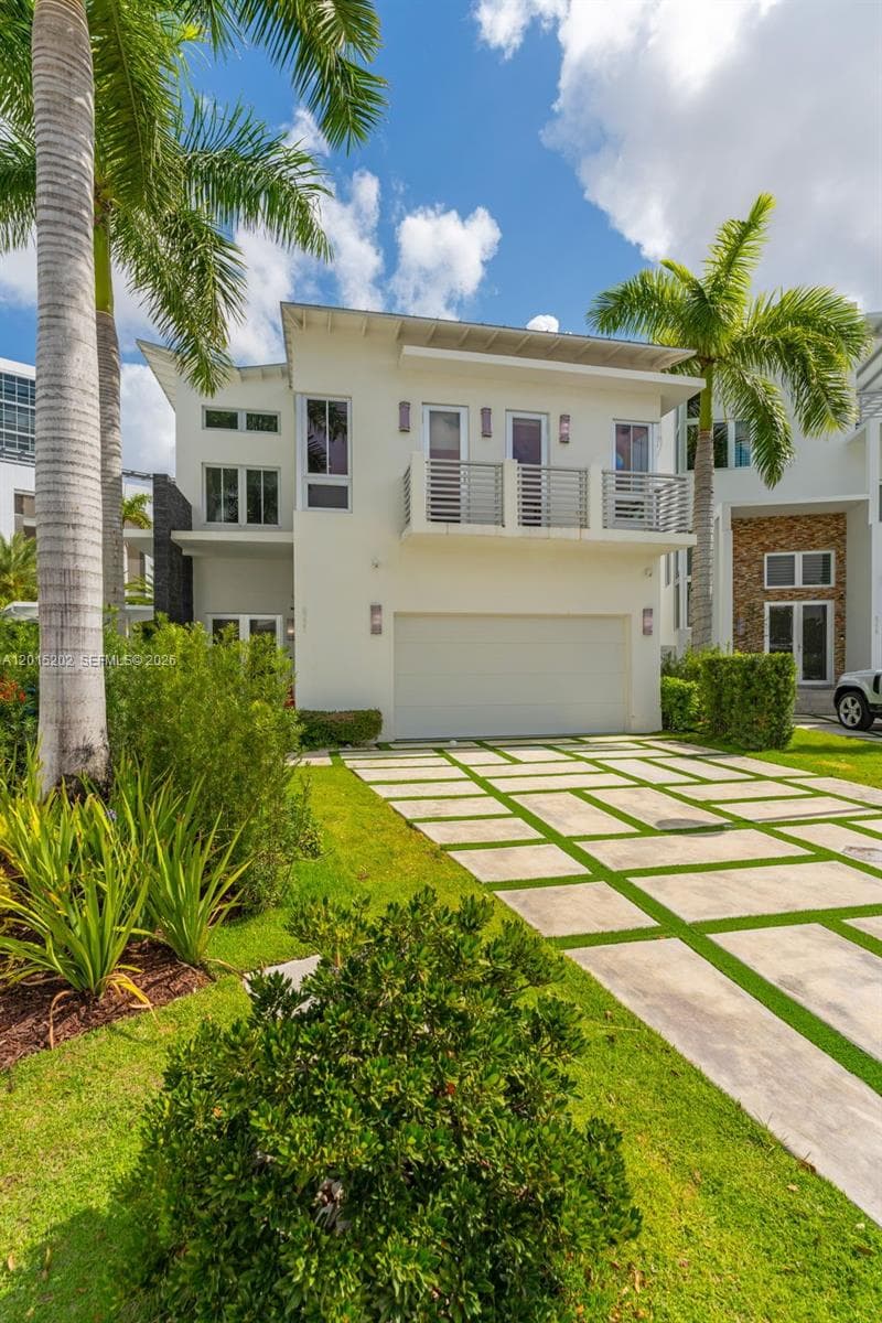 8221 NW 34th Dr, Doral FL 33122 — 49