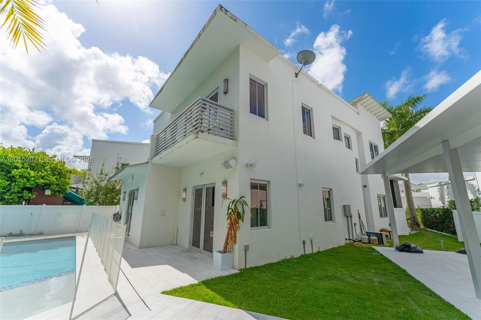 8221 NW 34th Dr, Doral FL 33122 — 35