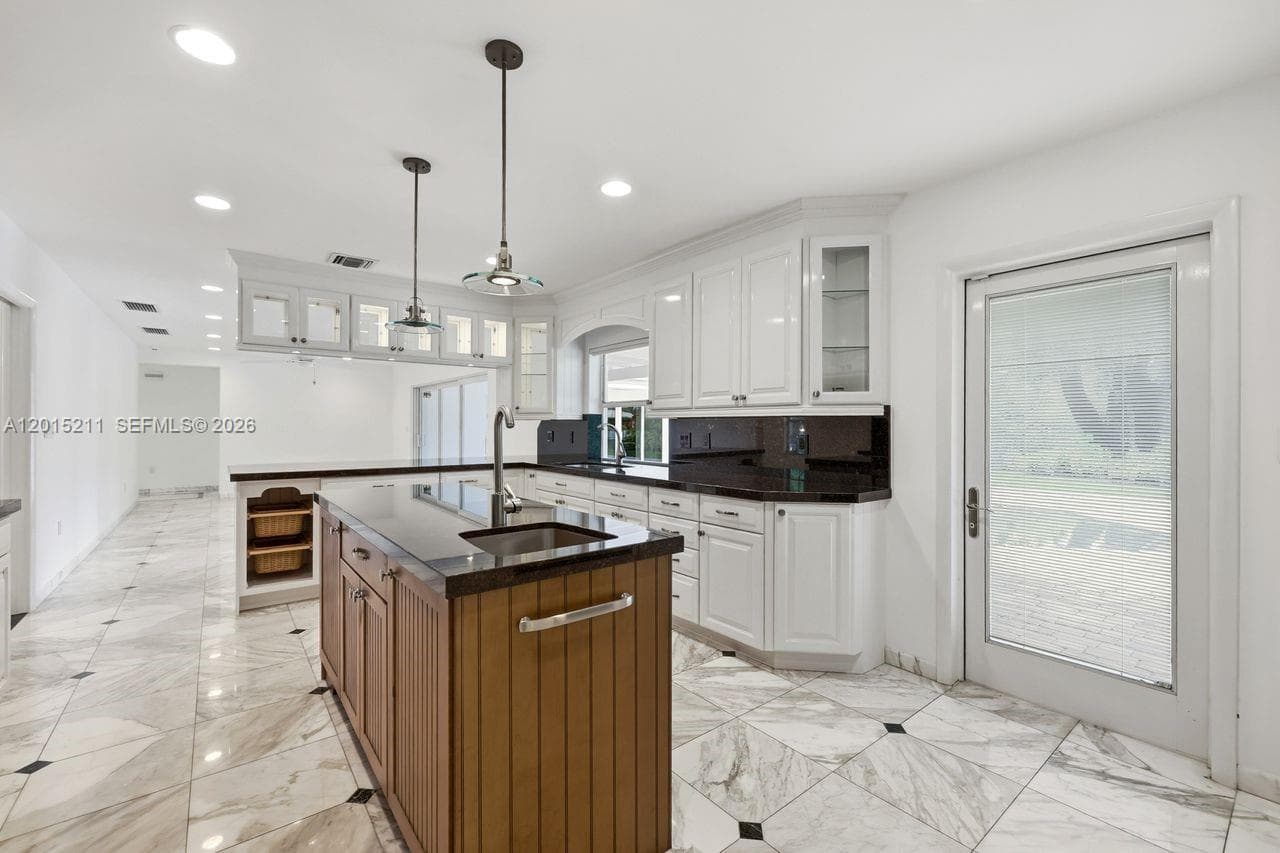 13060 SW 70th Ave, Pinecrest FL 33156 — 23