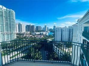 20000 E Country Club Dr, Aventura FL 33180 — 17
