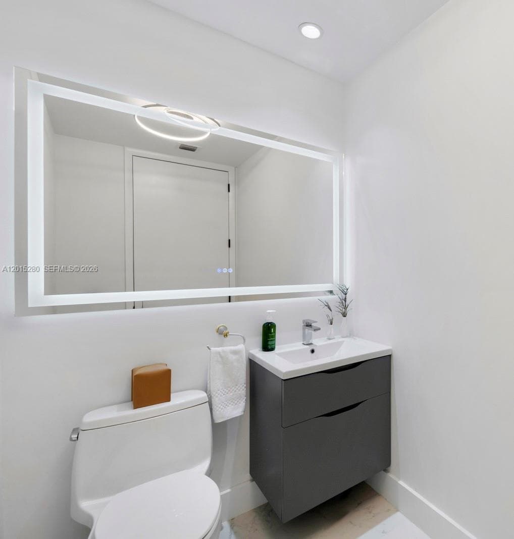 100 S Pointe Dr # 2003, Miami Beach FL 33139 — 10