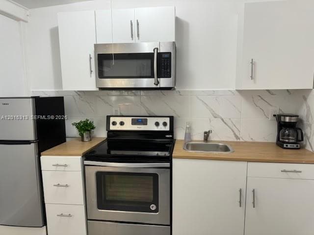 1270 NE 210th Ter # B, Miami FL 33179 — 4