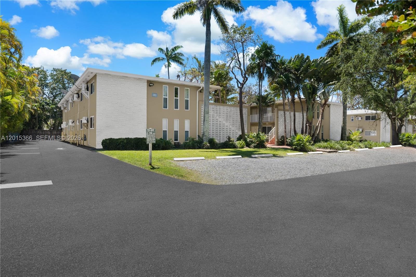 6330 SW 79th St # 4, South Miami FL 33143 — 17