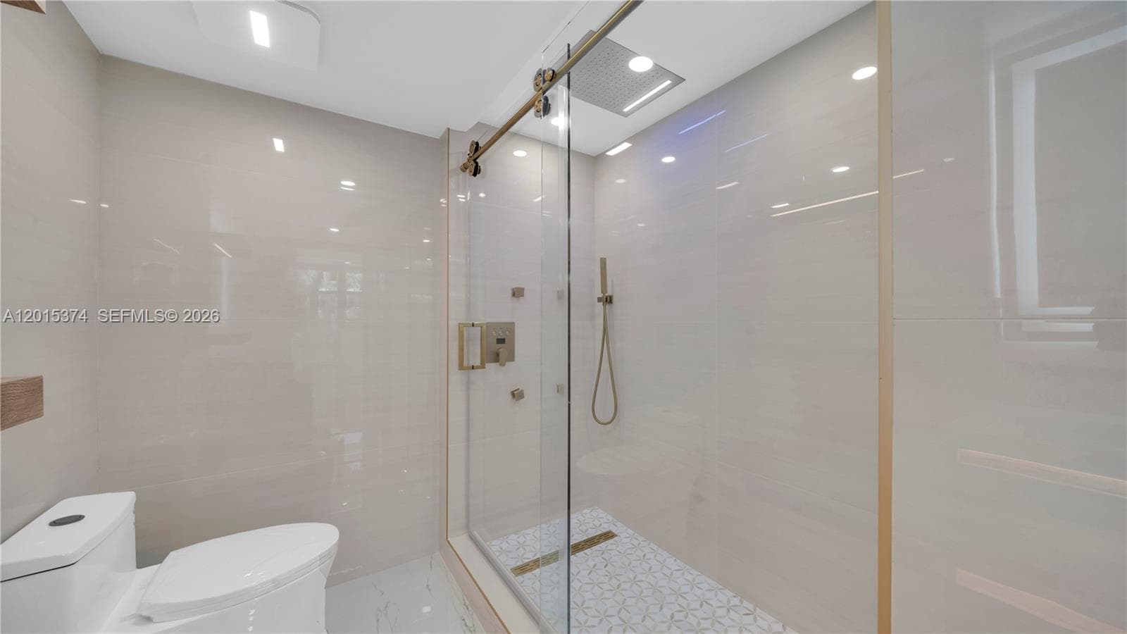 1623 Collins Ave # 415, Miami Beach FL 33139 — 23