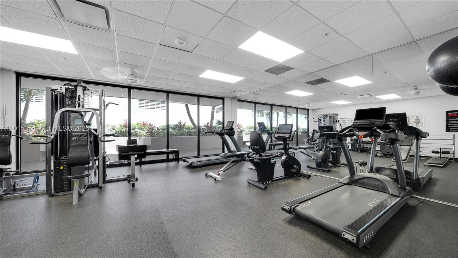 1623 Collins Ave # 415, Miami Beach FL 33139 — 32