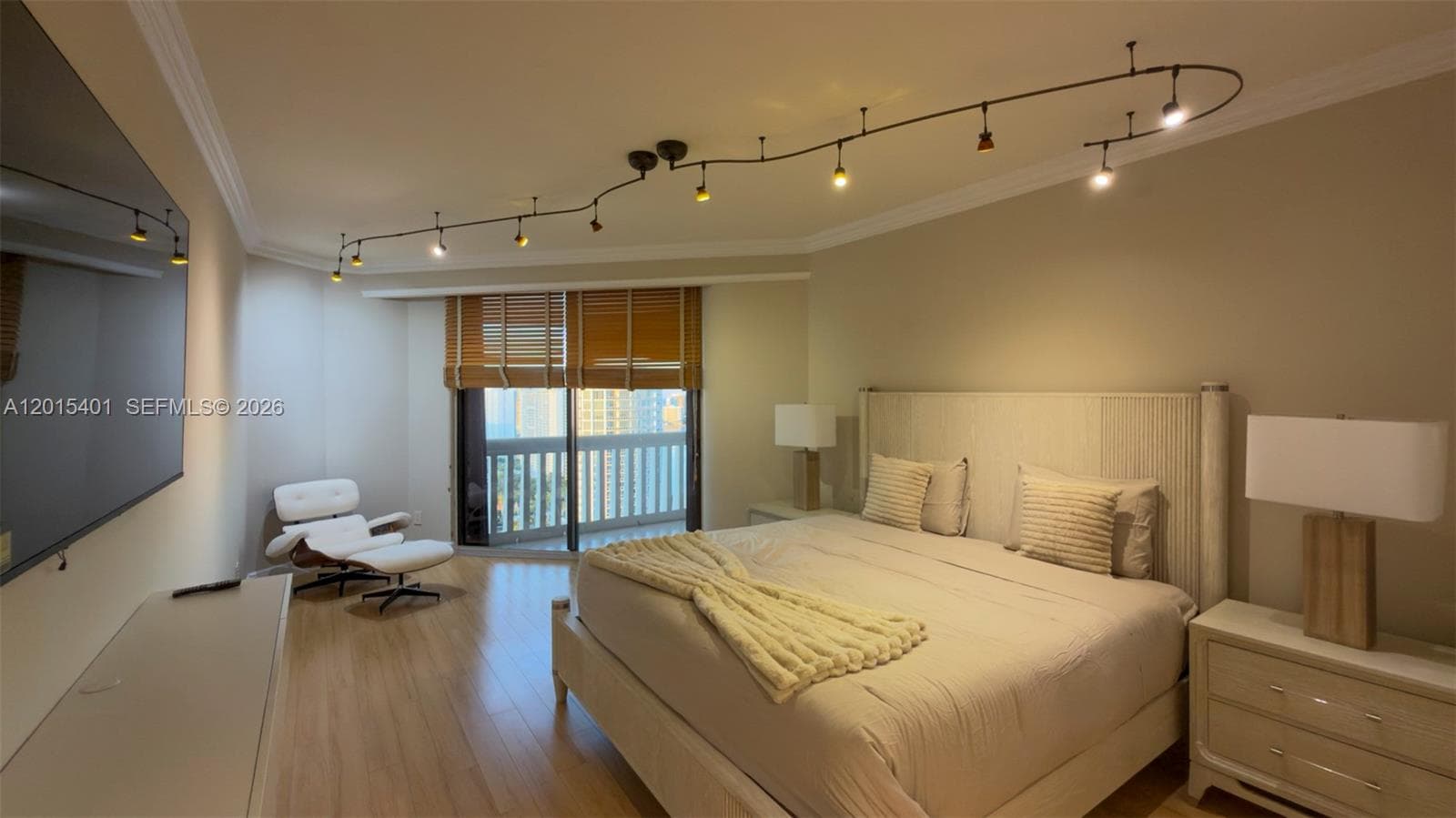 2000 Island Blvd # 3004, Aventura FL 33160 — 28