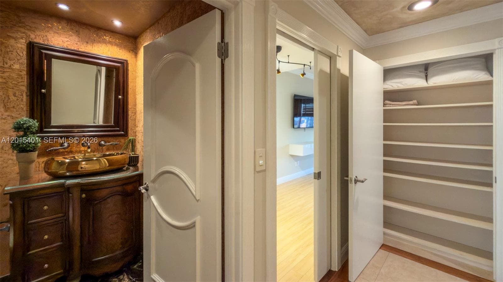 2000 Island Blvd # 3004, Aventura FL 33160 — 37