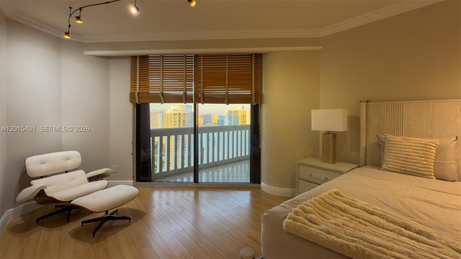 2000 Island Blvd # 3004, Aventura FL 33160 — 29