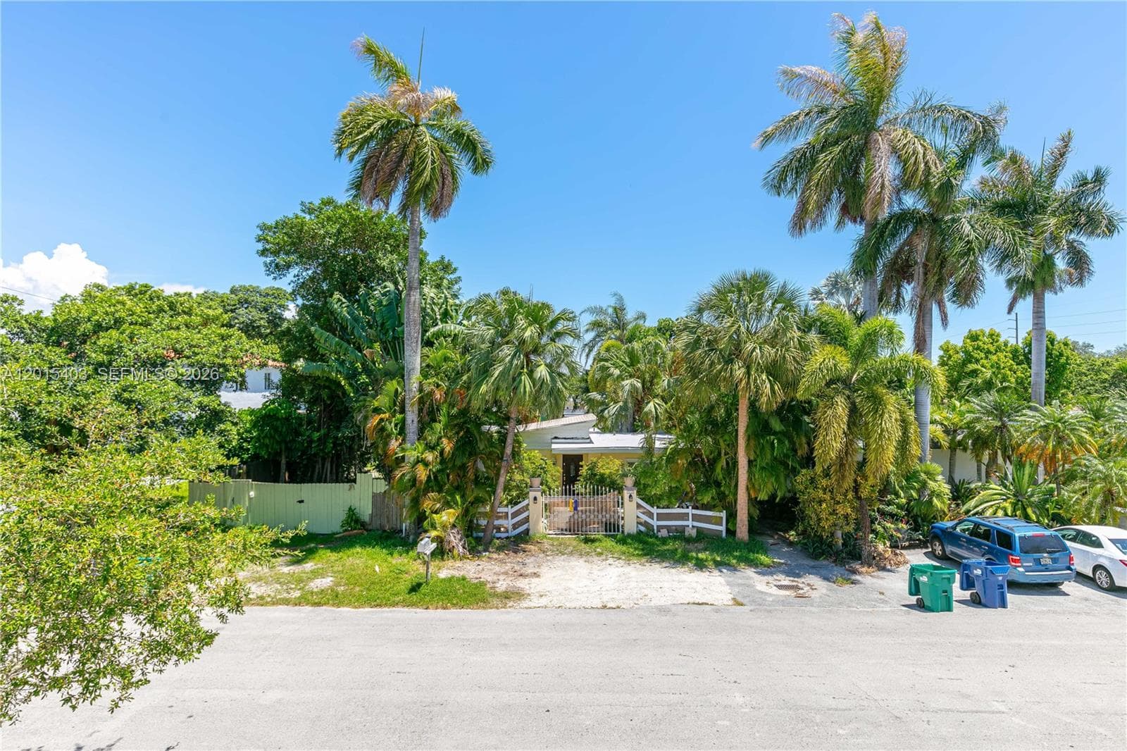 2610 NE 213th St # 103, Miami FL 33180 — 23