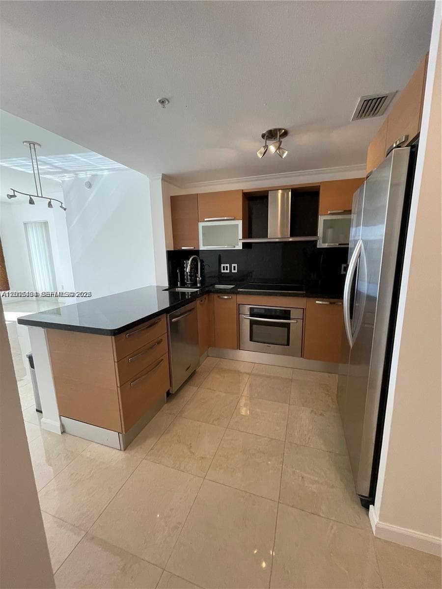 10 Aragon Ave # 1220, Coral Gables FL 33134 — 1