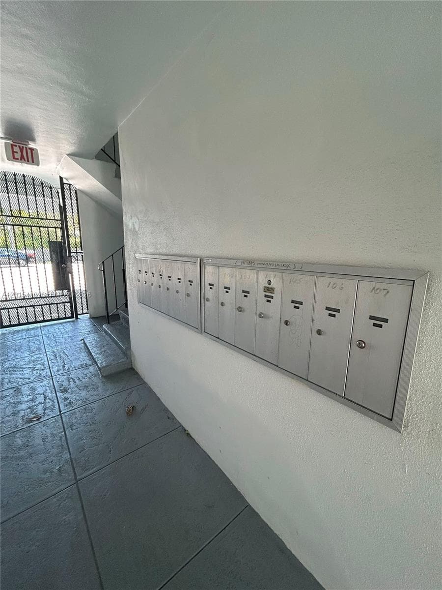 5814 NE 4th Ct # 3, Miami FL 33137 — 14