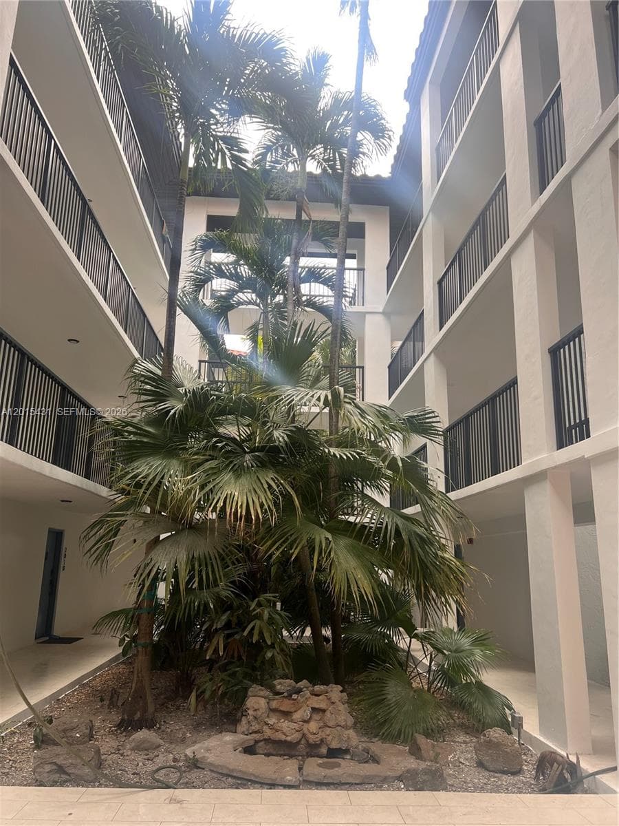 55 Ocean Lane Dr # 3030, Key Biscayne FL 33149 — 32