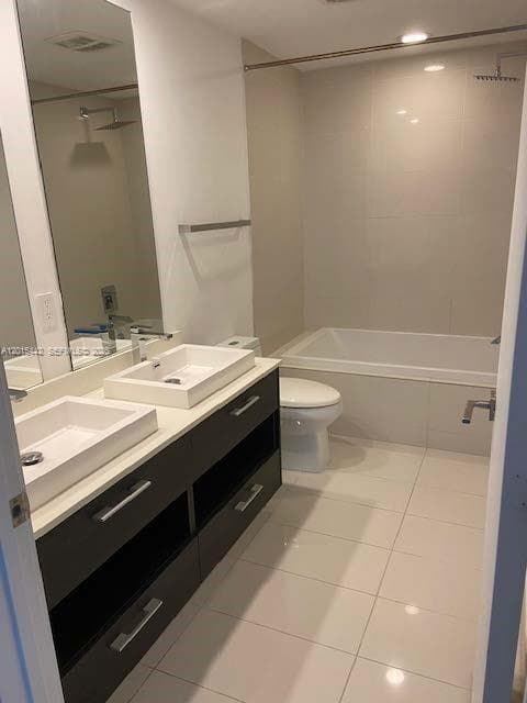 45 SW 9th St # 1007, Miami FL 33130 — 20
