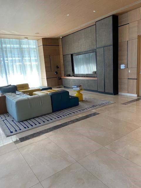 45 SW 9th St # 1007, Miami FL 33130 — 59