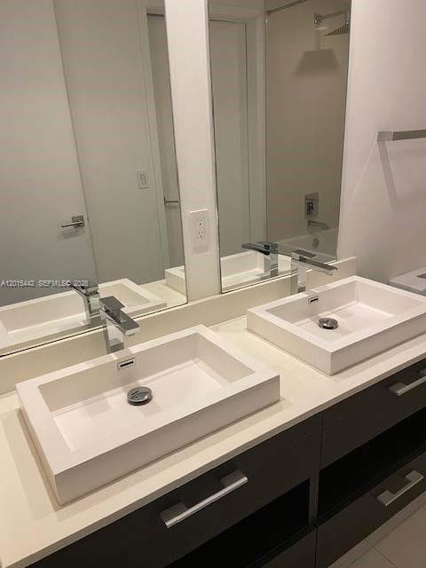 45 SW 9th St # 1007, Miami FL 33130 — 21