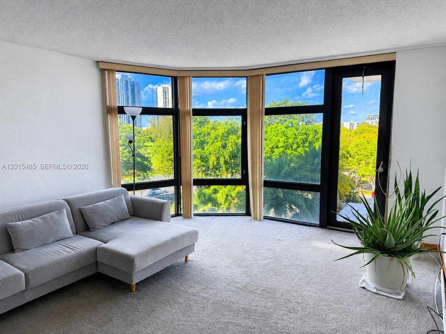 3375 N Country Club Dr # 407, Aventura FL 33180 — 2
