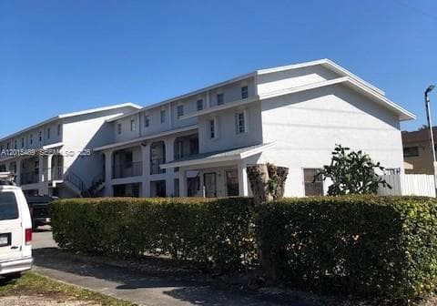1460 N 43rd Pl # 106, Hialeah FL 33012 — 2