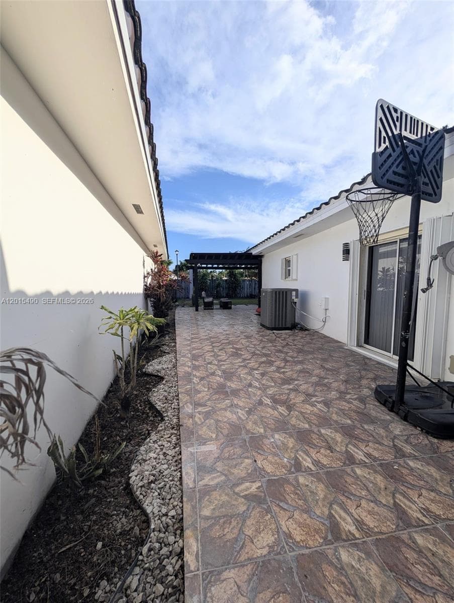 15356 SW 42nd Ln, Miami FL 33185 — 23