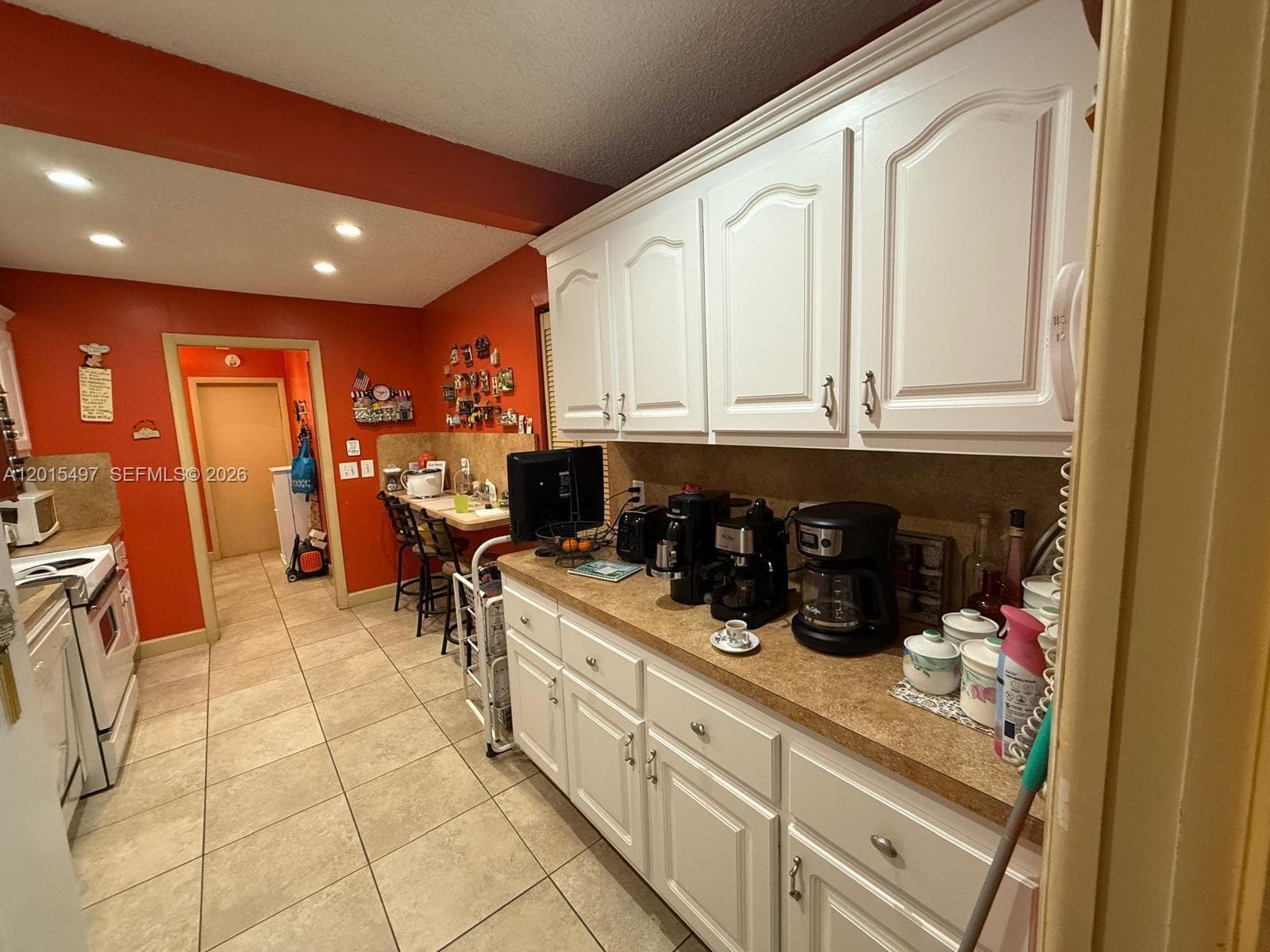 19300 W Lake Dr, Hialeah FL 33015 — 23