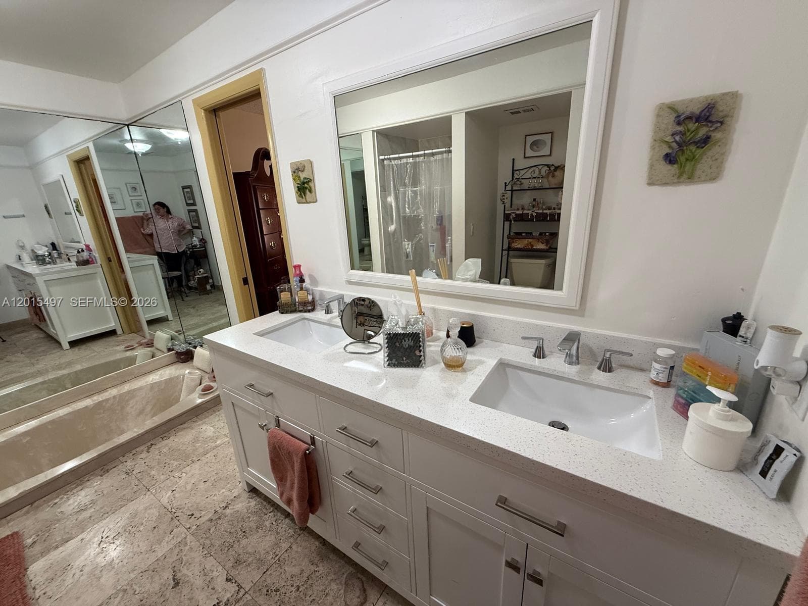 19300 W Lake Dr, Hialeah FL 33015 — 17