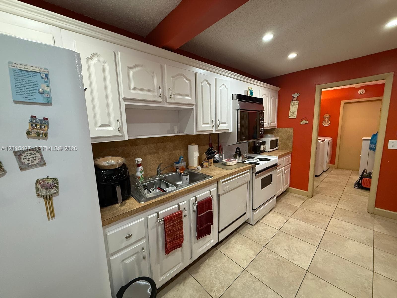 19300 W Lake Dr, Hialeah FL 33015 — 22
