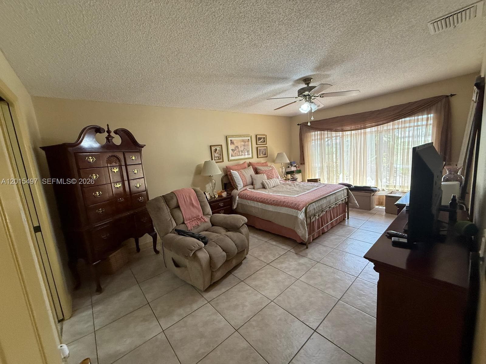 19300 W Lake Dr, Hialeah FL 33015 — 15
