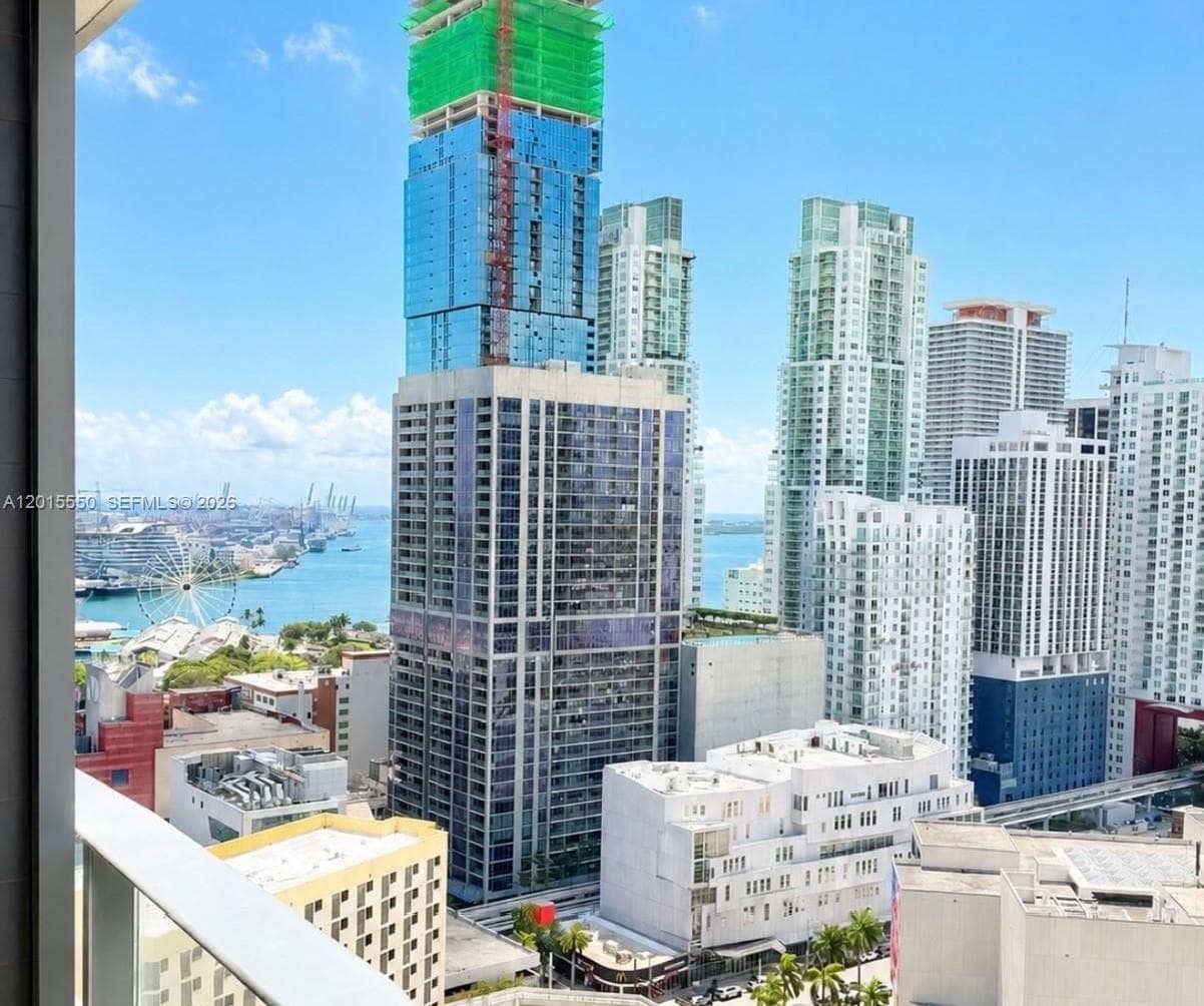 121 NE 5th St # 2705, Miami FL 33132 — 3