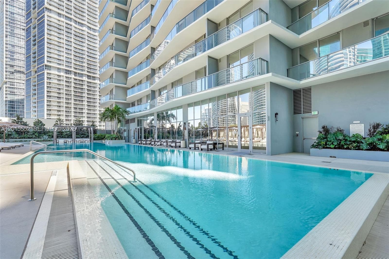 77 SE 5th st # 1511, Miami FL 33131 — 2
