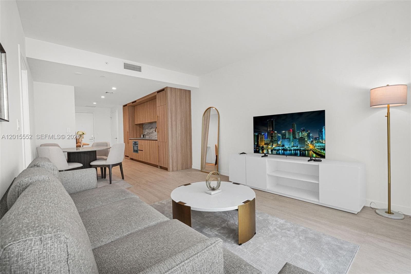 77 SE 5th st # 1511, Miami FL 33131 — 12