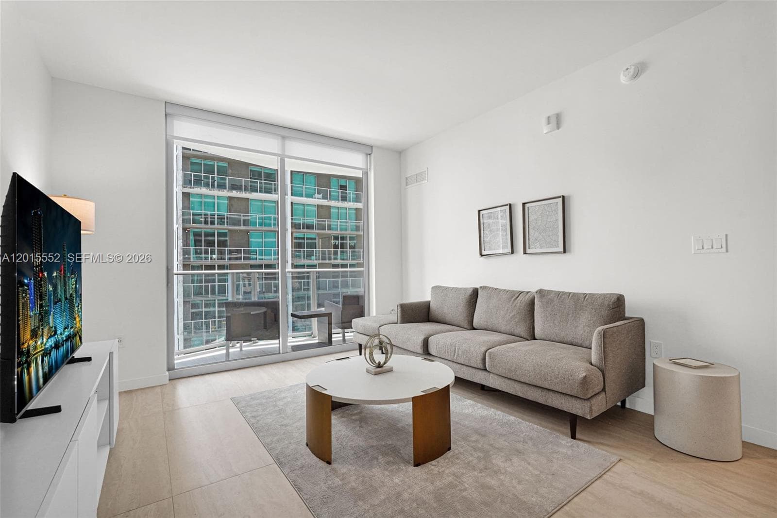 77 SE 5th st # 1511, Miami FL 33131 — 9