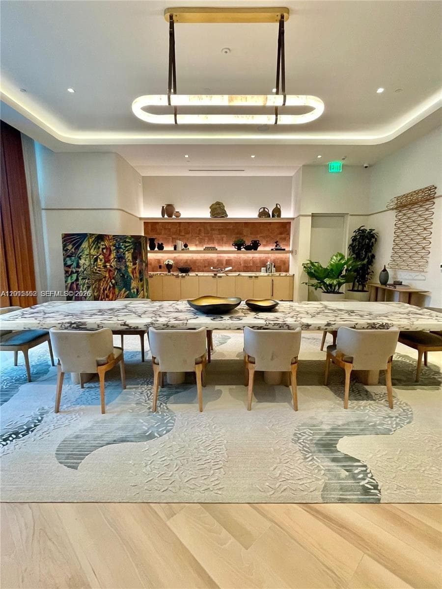 77 SE 5th st # 1511, Miami FL 33131 — 34