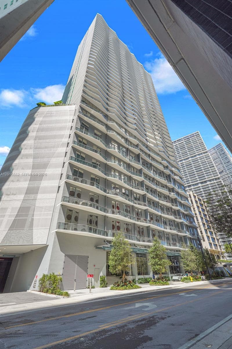 77 SE 5th st # 1511, Miami FL 33131 — 38