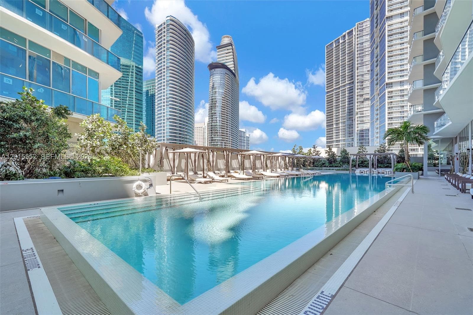 77 SE 5th st # 1511, Miami FL 33131 — 37