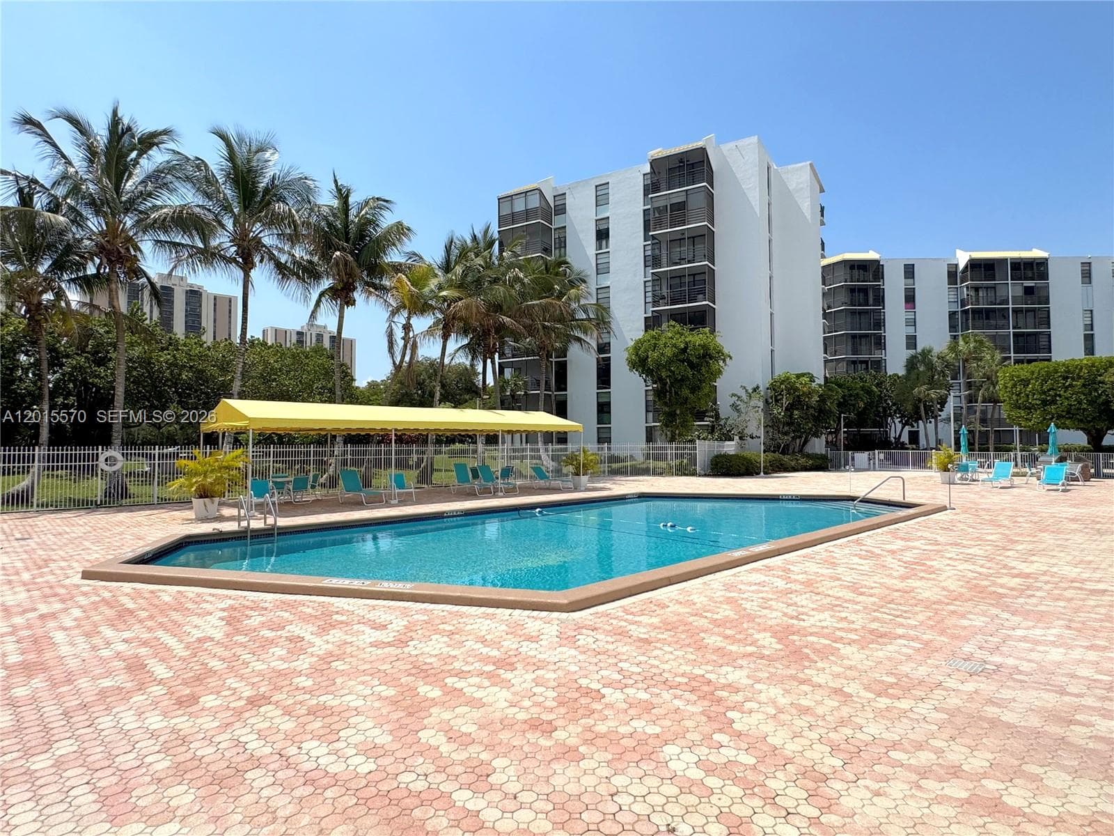 20400 W Country Club Dr # 209, Aventura FL 33180 — 2