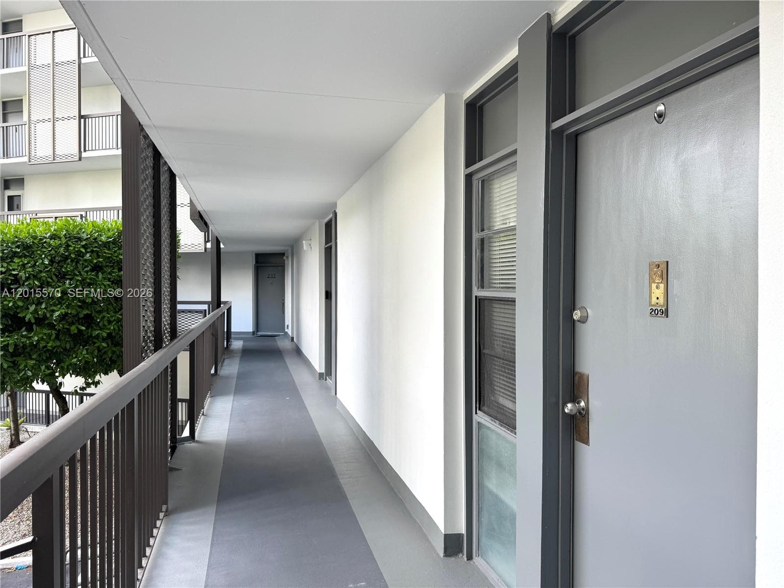 20400 W Country Club Dr # 209, Aventura FL 33180 — 24