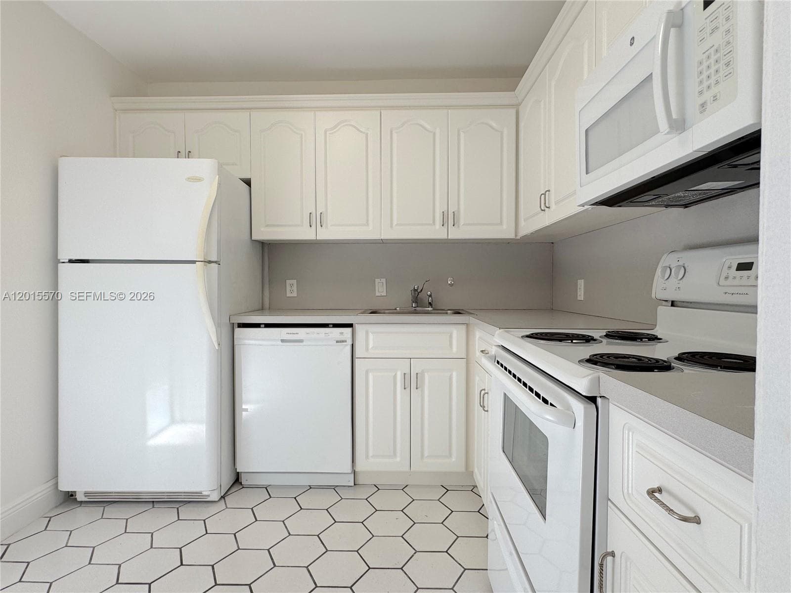 20400 W Country Club Dr # 209, Aventura FL 33180 — 8