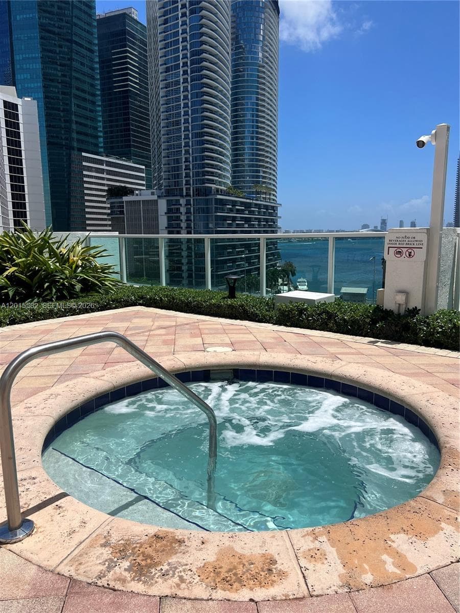 31 SE 5th St # 3010, Miami FL 33131 — 62