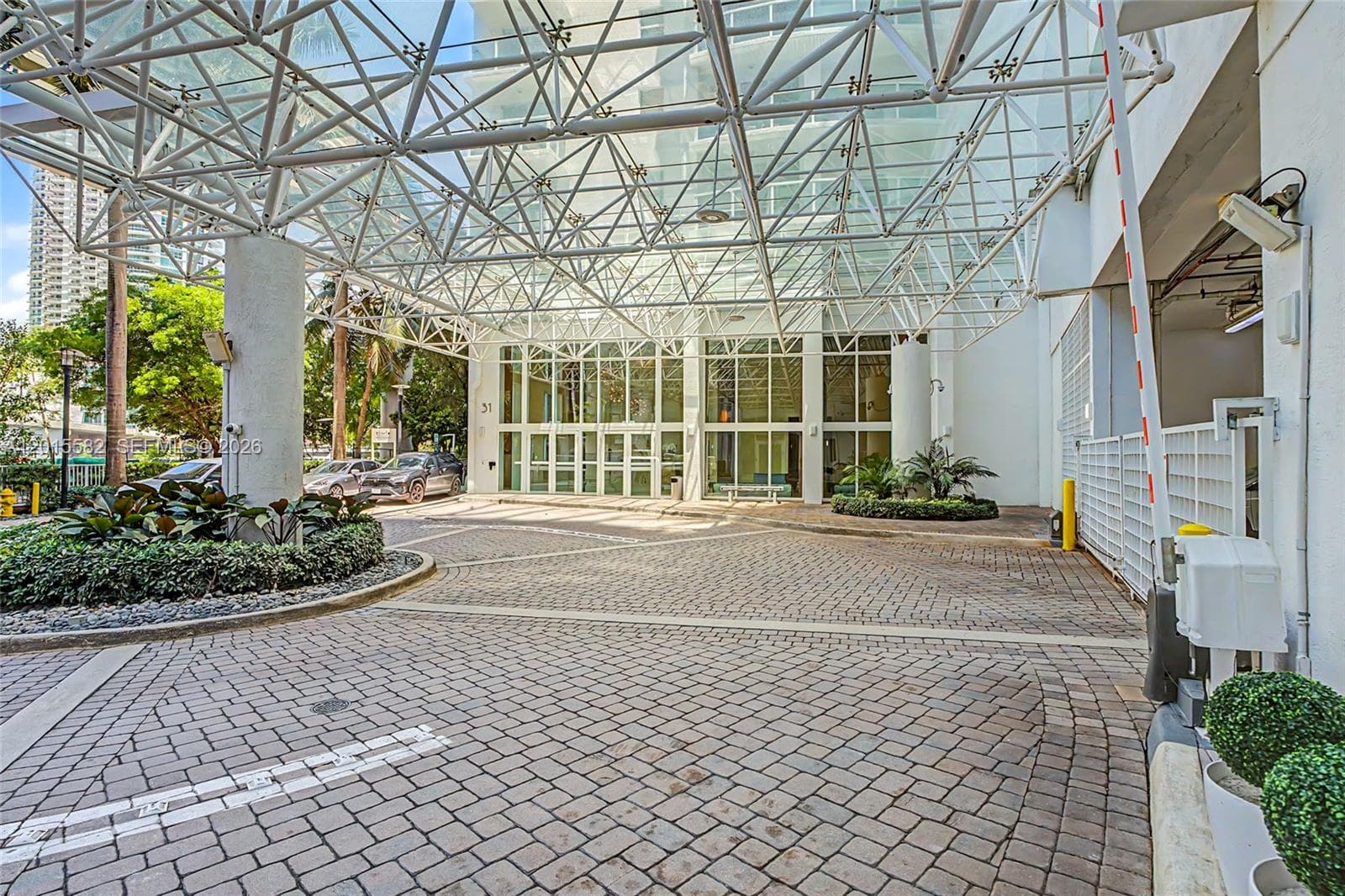31 SE 5th St # 3010, Miami FL 33131 — 2