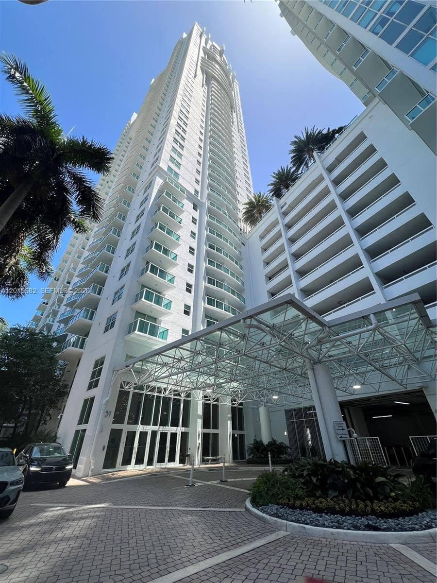 31 SE 5th St # 3010, Miami FL 33131 — 47
