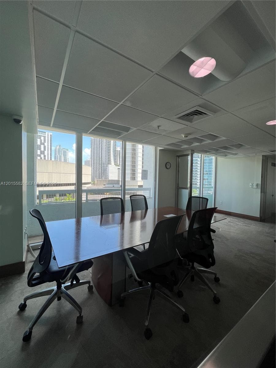 31 SE 5th St # 3010, Miami FL 33131 — 57