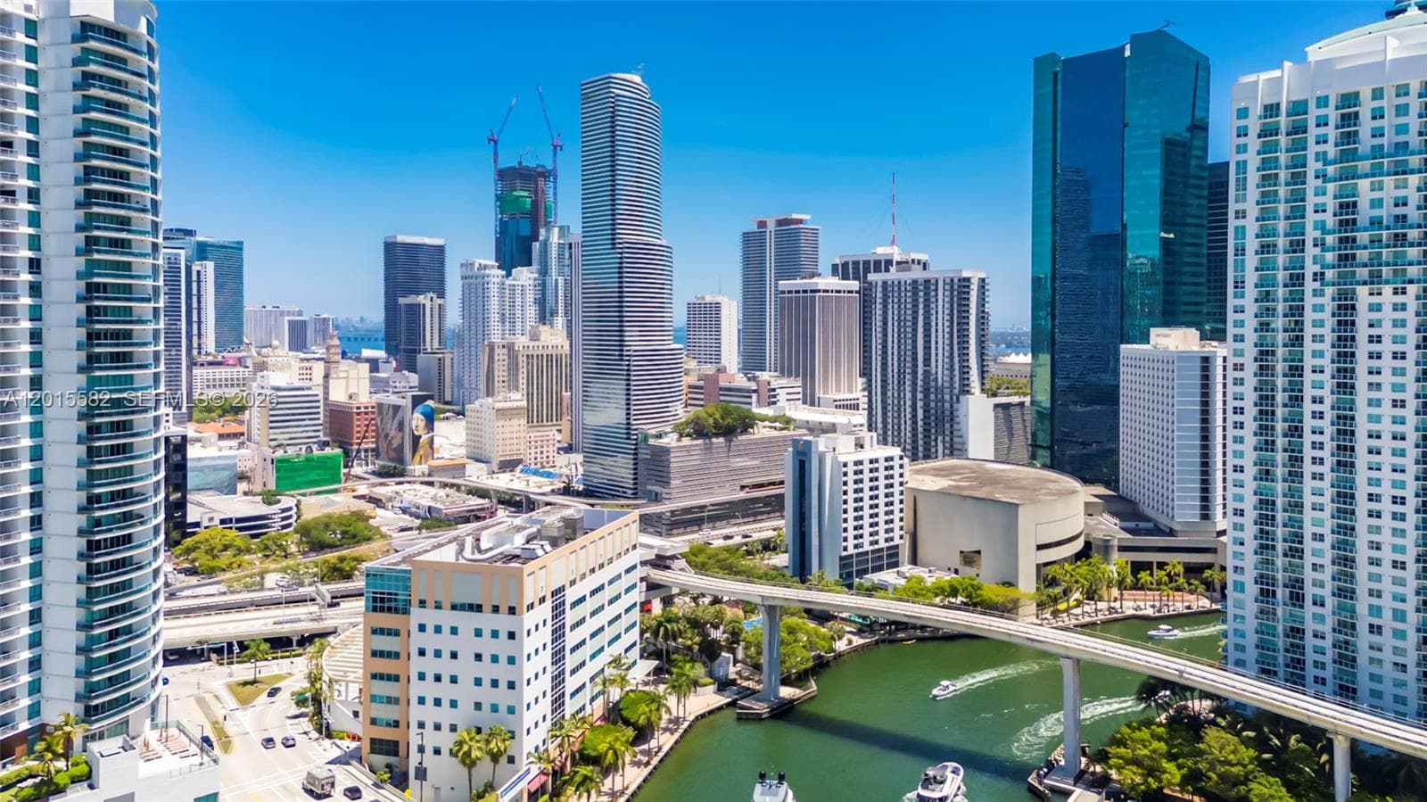 31 SE 5th St # 3010, Miami FL 33131 — 36