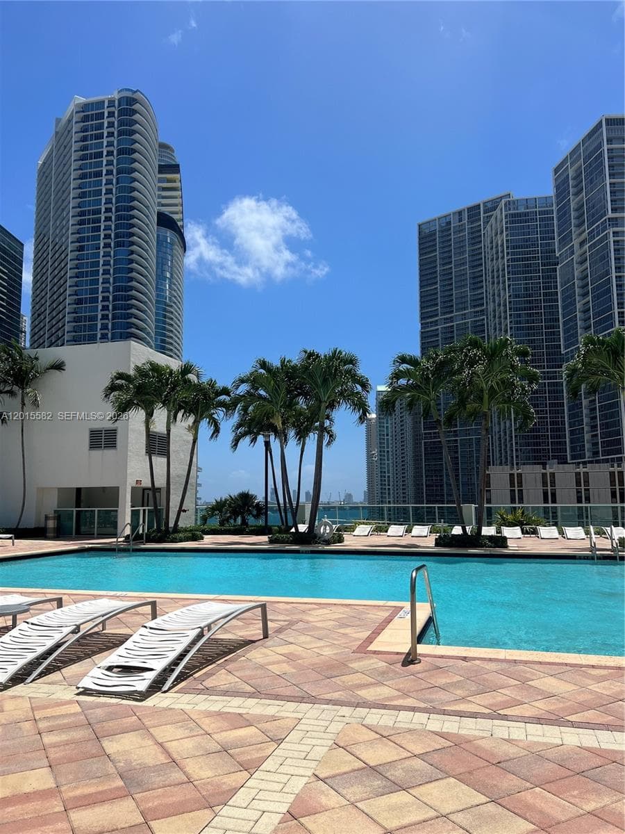 31 SE 5th St # 3010, Miami FL 33131 — 64