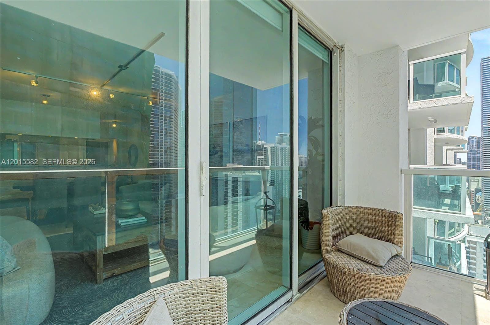 31 SE 5th St # 3010, Miami FL 33131 — 25