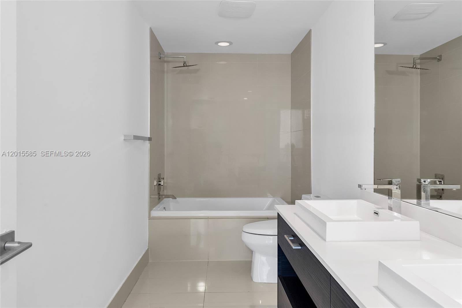 45 SW 9th St # 3502, Miami FL 33130 — 23