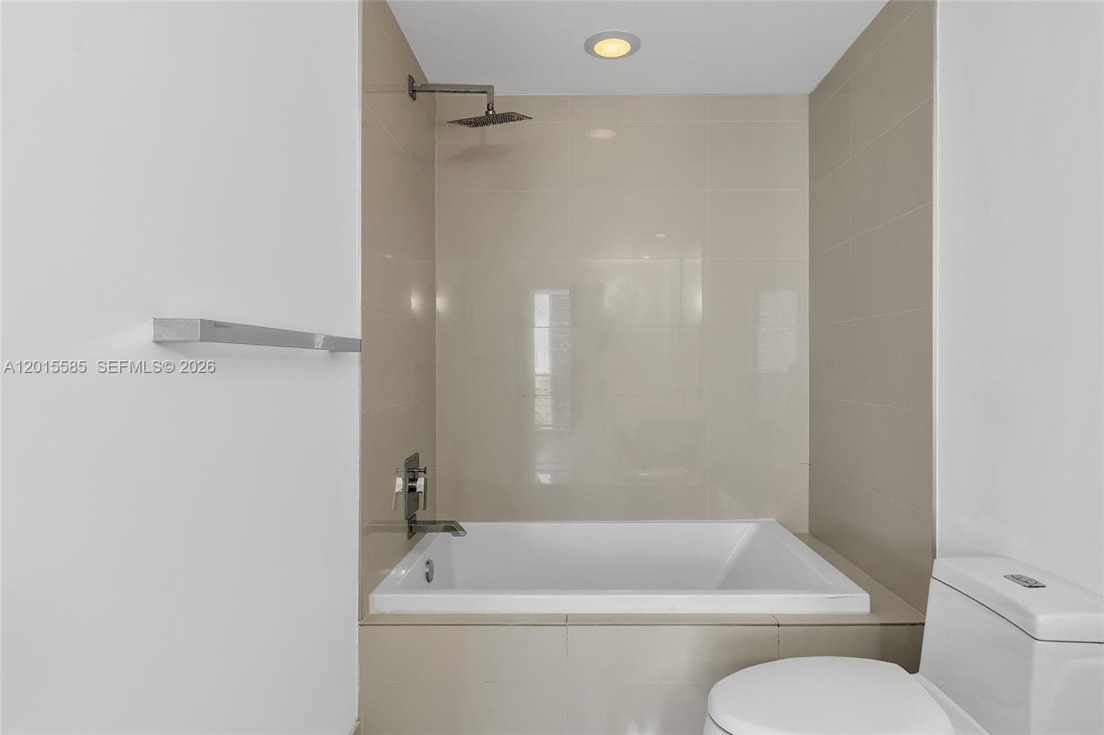 45 SW 9th St # 3502, Miami FL 33130 — 24