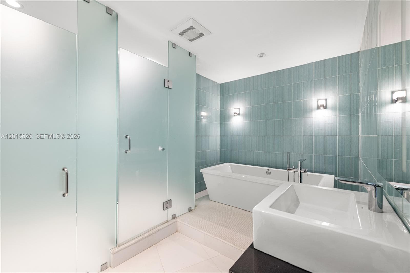5255 Collins Ave, Miami Beach FL 33140 — 17