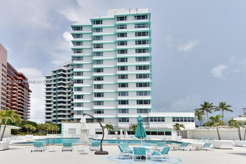 5255 Collins Ave, Miami Beach FL 33140 — 33